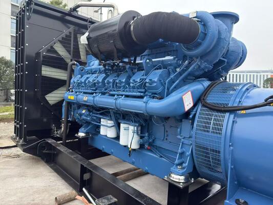 Professionele kwaliteit Yuchai 1600KW Open type Diesel Genset. 2000KVA Output voor Backup & Prime toepassingen.