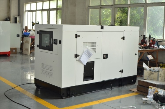 Goede prijs. 50/60HZ geluiddichte Cummins Diesel Generator Set voor het opladen in de fabriek Stil type online